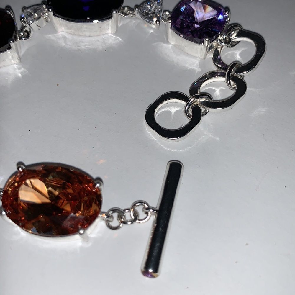 NVC Silver Tone Bracelet and Earrings - Picture 6 of 6